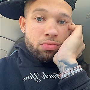 Meet your Posher, Christopher